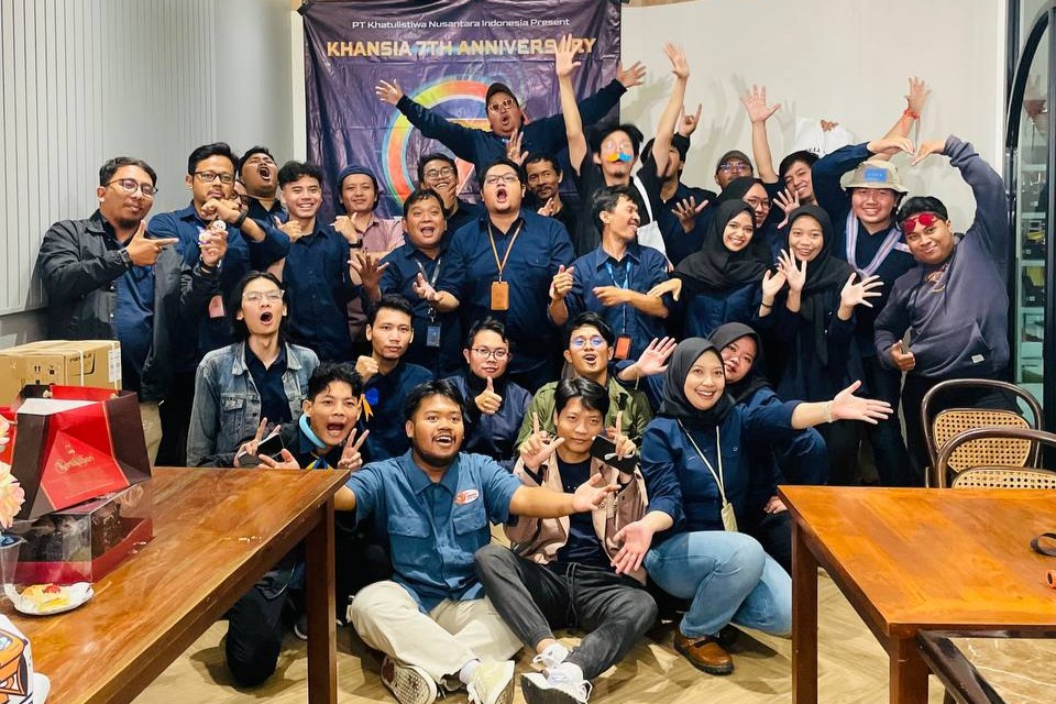Tentang Khansia